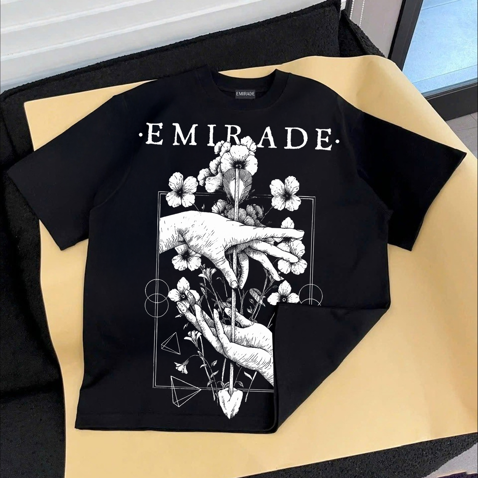 Áo EMIRADE SS2025